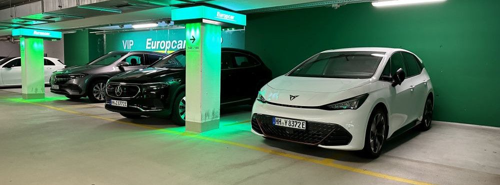 Europcar Elektroauto auf dem Parkplatz